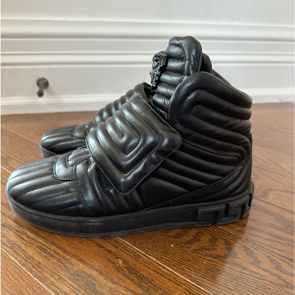 Black leather Versace sneakers - Picture 6 of 14